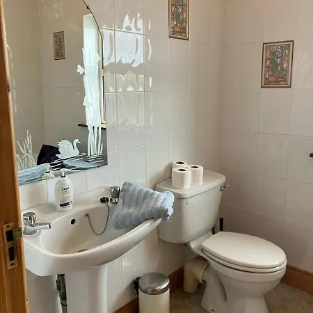 Cozy Waterside Retreat 3 Дом отдыха