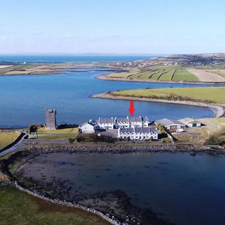 Cozy Waterside Retreat 3 *