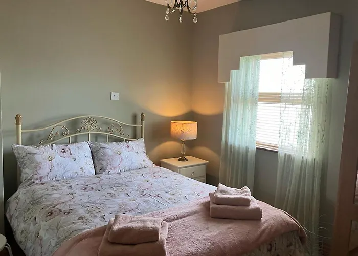 Cozy Waterside Retreat 3 * Ballyvaughan