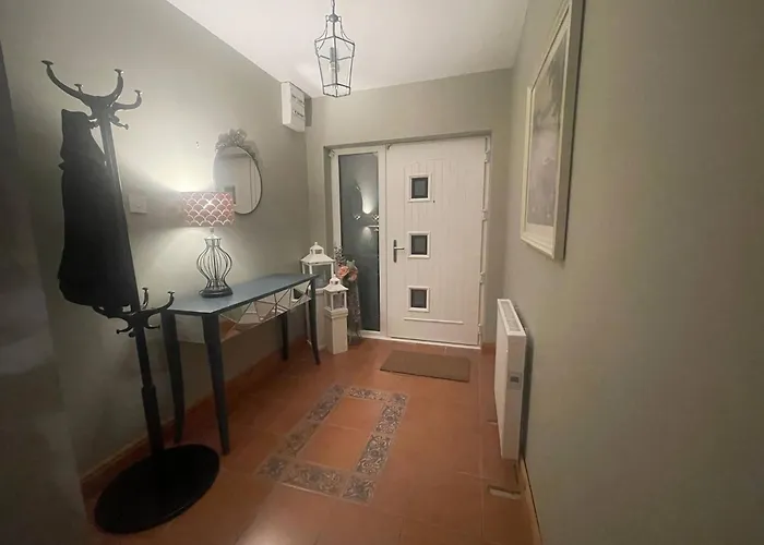 Cozy Waterside Retreat 3 Hébergement de vacances